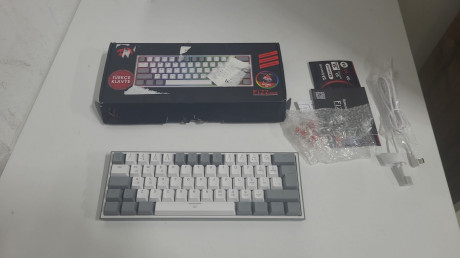 REDRAGON FIZZ RGB WHITE KLAVYE K617-RGB WG(OUTLET)