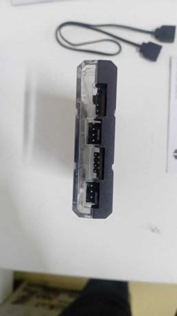 ASUS TUF GAMING ARGB PWM FAN HUB(OUTLET)