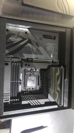 ASUS ROG MAXIMUS Z790 HERO BTF INTEL Z790(OUTLET)