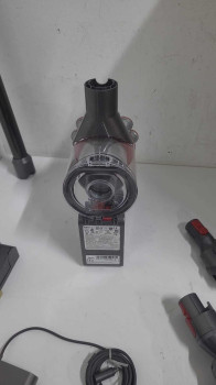 DYSON V8 ADVANCED DIKEY SUPURGE(OUTLET)