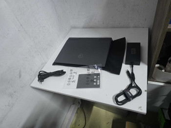 MSI NB VECTOR17 HX AI A2XWHG-086TR ULT 7 M(OUTLET)