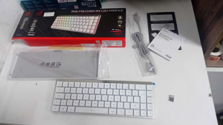 ASUS ROG FALCHION RX WL LP RD TR BEYAZ KLA(OUTLET)