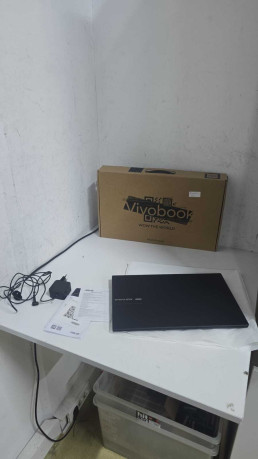 ASUS VIVOBOOK 15 X1504VA-NJ413 I7-1355U 8G(OUTLET)