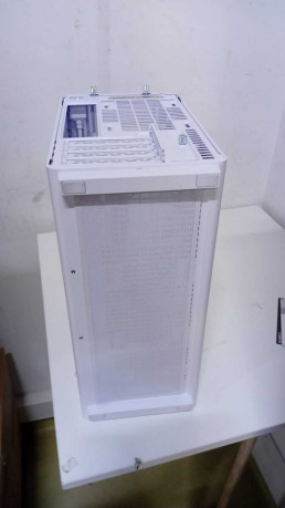 Lian Li Dan Case A3 Beyaz M-ATX Mini-Tower(OUTLET)