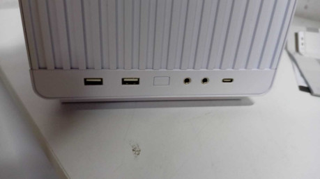 Lian Li Dan Case A3 Beyaz M-ATX Mini-Tower(OUTLET)