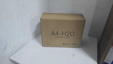 LIAN LI A4-H2O SILVER PCIE - 4.0 MINI KASA(OUTLET)