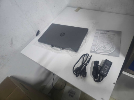 HP NB 9G1E4ET 250 G10 i5-1334U 8GB 512GB 1(OUTLET)