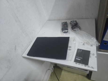 MSI KATANA 17 HX B14WGK-048XTR I9-14900HX (OUTLET)