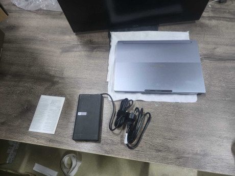 LENOVO TB 21U00013TX R9-8940HX 32G 1TB 16