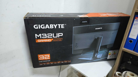 GIGABYTE M32UP 31.5