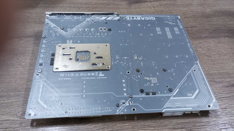GIGABYTE B850 EAGLE WIFI7 ICE AMD ANAKART(OUTLET)