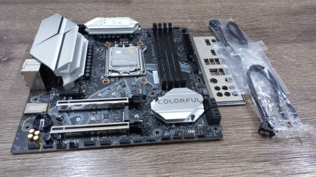 COLORFUL BATTLE-AX B650M-PLUS V14 DDR5 760(OUTLET)