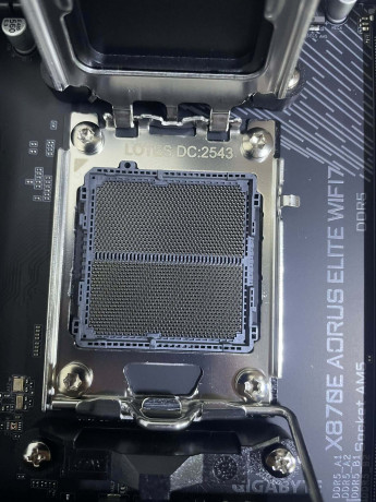 GIGABYTE X870E-AORUS-ELITE-WIFI7 ANAKART(OUTLET)