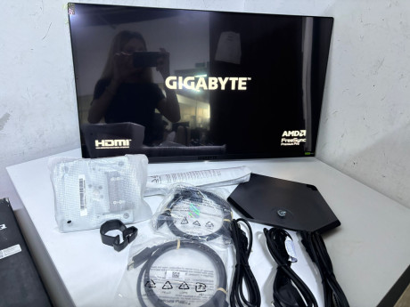 GIGABYTE MO27Q2A 27